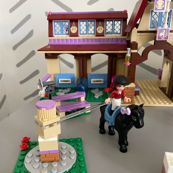 Lego Friends Heartlake Riding Club Horse Farm Barn Set Blocks 41126 - Picture 2 of 14